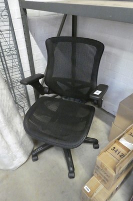 Lot 2294 - True Innovations black mesh back office...