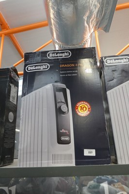 Lot 2327 - Boxed De'Longhi Dragon 4 Pro electric oil...