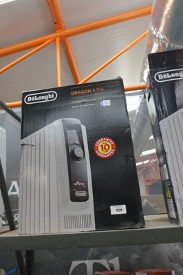 Lot 2328 - Boxed De'Longhi Dragon 4 Pro electric oil...