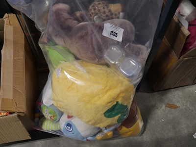 Lot 1535 - Bag of assorted cuddly toys