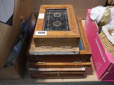 Lot 1550 - Stack of servants bell units