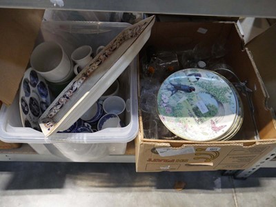 Lot 1571 - Box of glassware and collectors plates with...