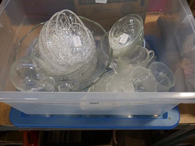 Lot 1580 - Clear plastic crate of cut glass
