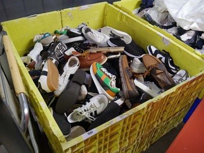 Lot 1597 - Pallet containing shoes incl. Nike, Adidas,...