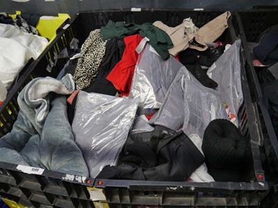 Lot 1599 - Pallet of mixed mens and womens clothing