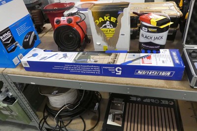 Lot 2482 - Boxed Vaughan 12' extension pole