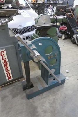 Lot 2444 - No. 5 manual heavy duty embosser/press