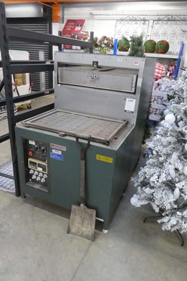 Lot 2446 - Pramesco Microtec MKIII 3 phase vacuum former...