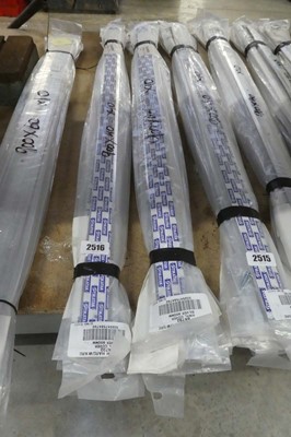 Lot 2516 - 20(qty) 900mm x 40mm carpet threshold strips