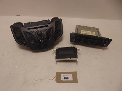 Lot 4679 - Selection of car dashboard radios