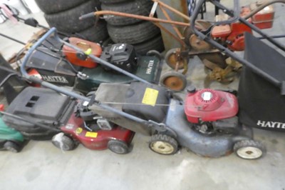 Lot 2463 - Honda self propelled petrol lawnmower with...