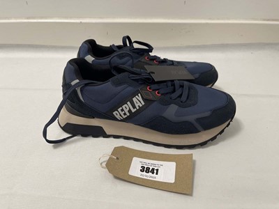 Lot 3841 - Replay trainers in navy size UK8