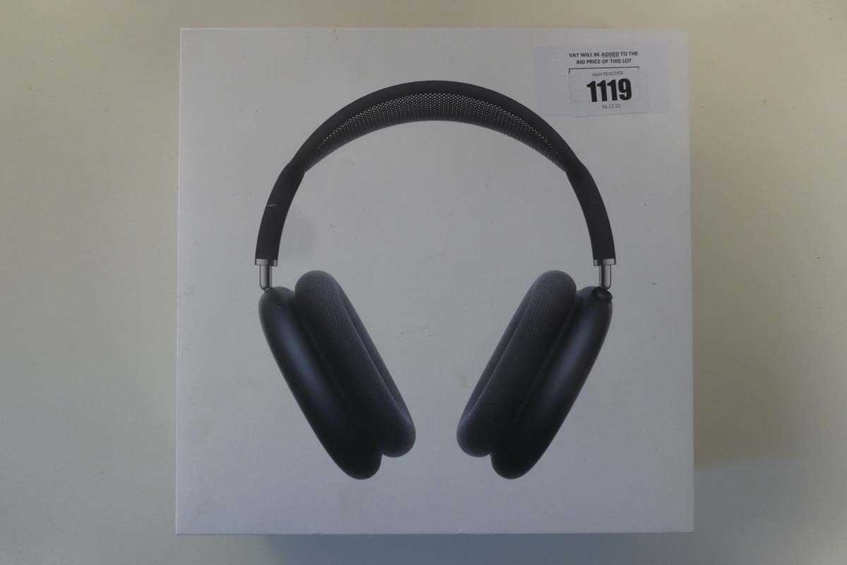 Lot Apple AirPods Max with Smart Case, model A3184,...