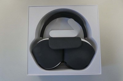 Lot Apple AirPods Max with Smart Case, model A3184,...