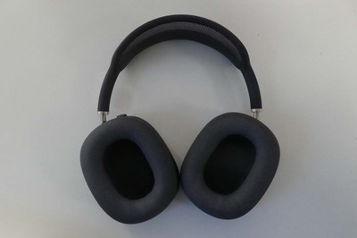 Lot Apple AirPods Max with Smart Case, model A3184,...