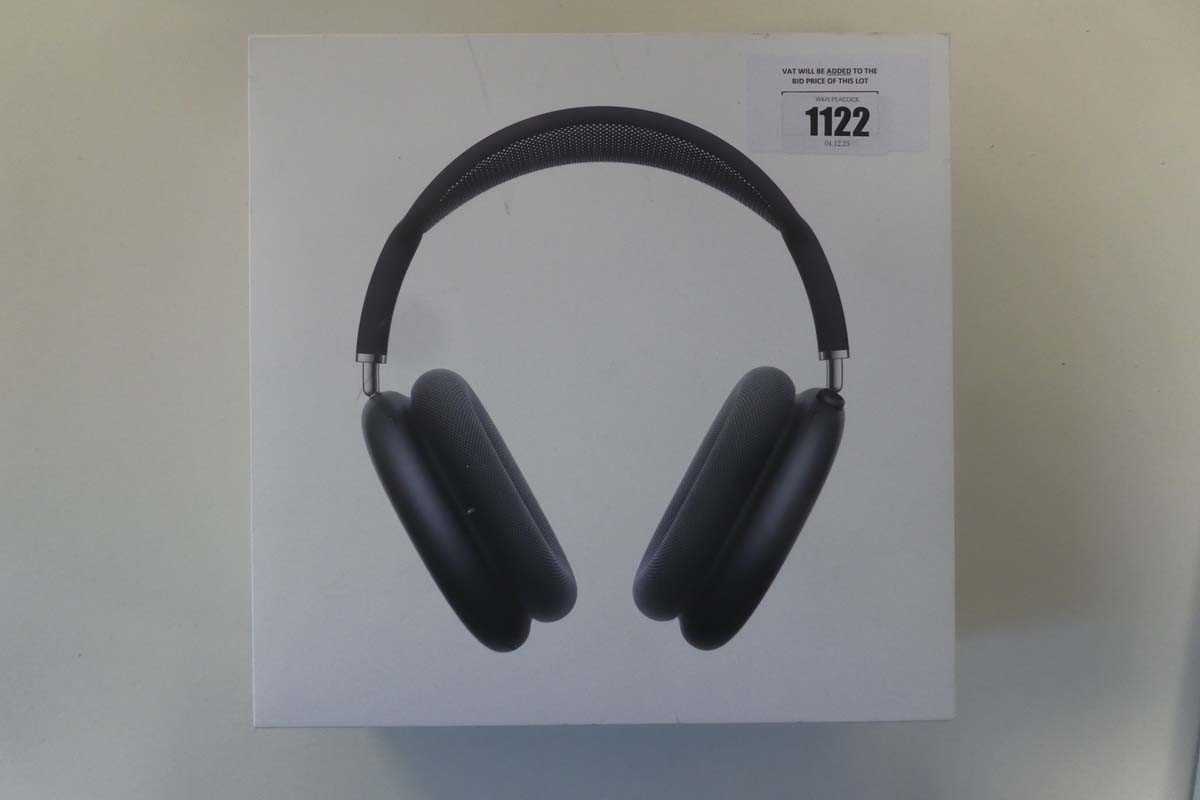 Lot Apple AirPods Max with Smart Case, model A3184,...