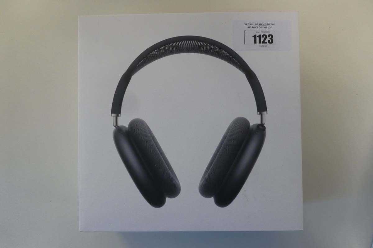 Lot Apple AirPods Max with Smart Case, model A3184,...