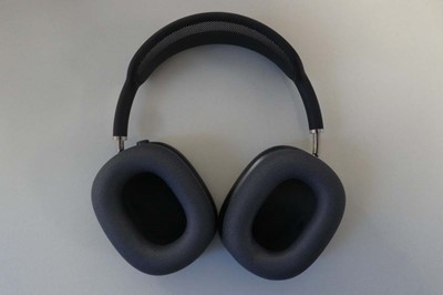 Lot Apple AirPods Max with Smart Case, model A3184,...