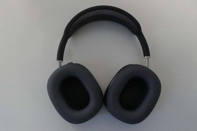 Lot Apple AirPods Max with Smart Case, model A3184,...