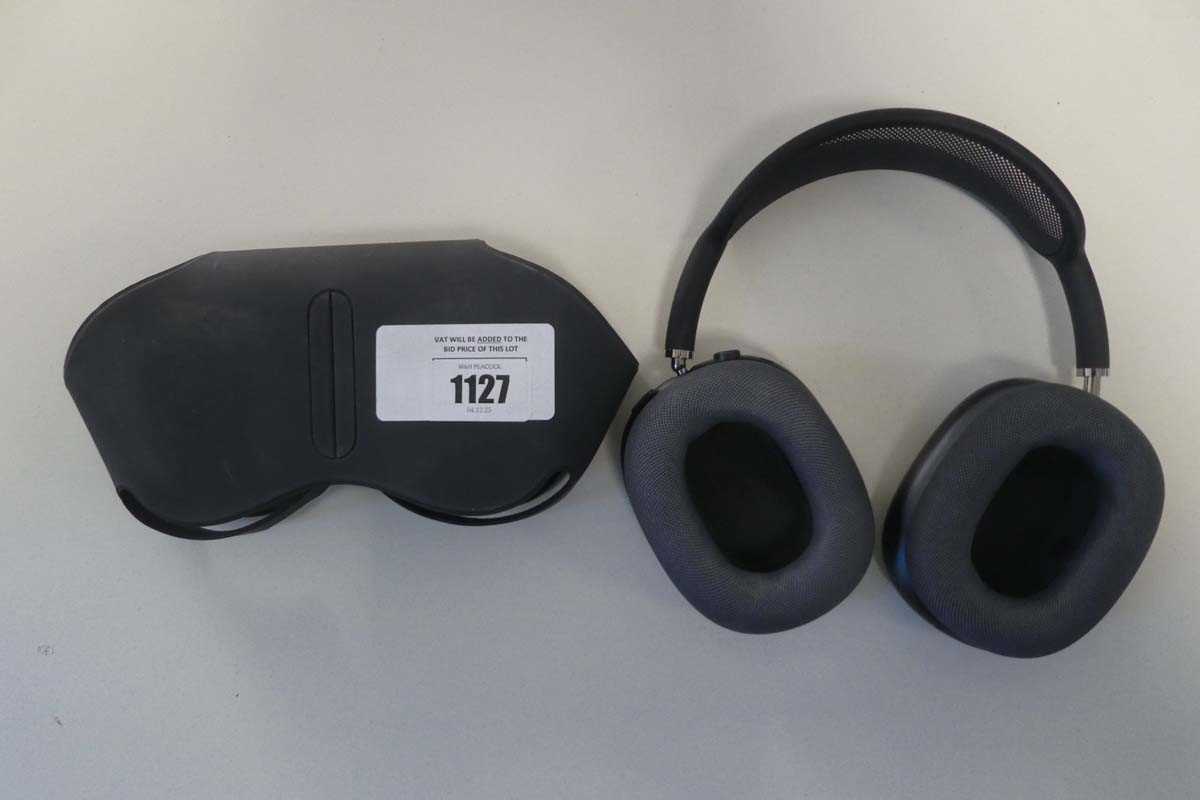 Lot Apple AirPods Max with Smart Case, model A3184