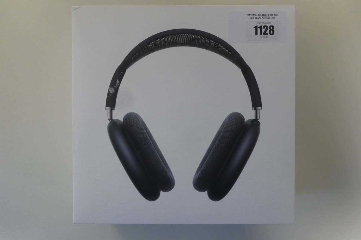 Lot Apple AirPods Max with Smart Case, model A3184,...