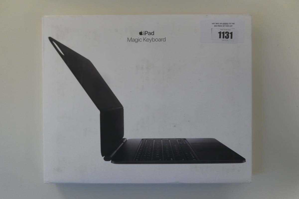 Lot Apple iPad Magic Keyboard, Black - British,...