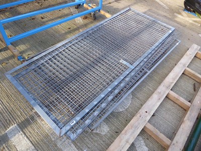 Lot 4168 - Pallet of galvanized cage panels