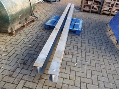 Lot 4183 - 2 heavy duty RSJ's