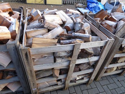 Lot 4191 - Pallet box containing quantity of fire logs