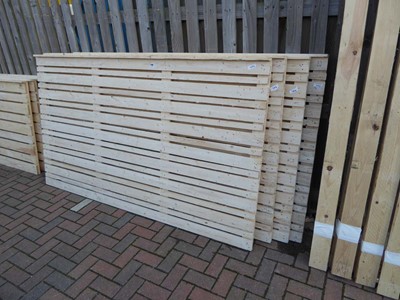 Lot 4198 - 4 shadow gap timber fence panels