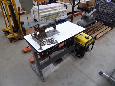 Lot 4354 - Singer vintage industrial sewing machine,...
