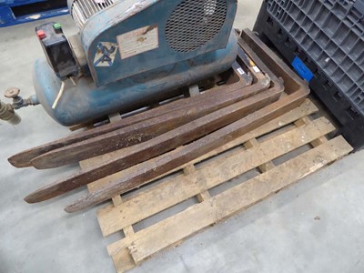 Lot 4356 - 2 sets of forklift tines
