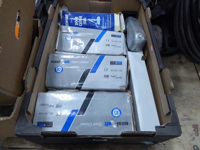 Lot 4541 - Box of assorted door closures