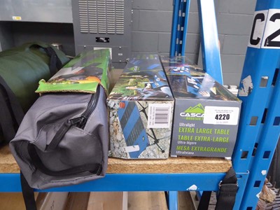 Lot 4220 - Assortment of items to include two Cascade...