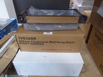 Lot 4270 - Assortment of items to include a 455mm...