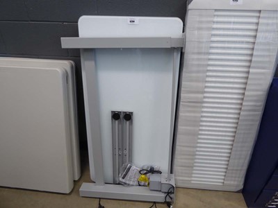 Lot 4294 - Tresanti height adjustable desk