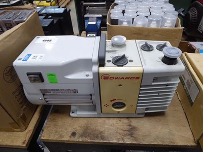 Lot 4566 - Edwards model RV3 pump
