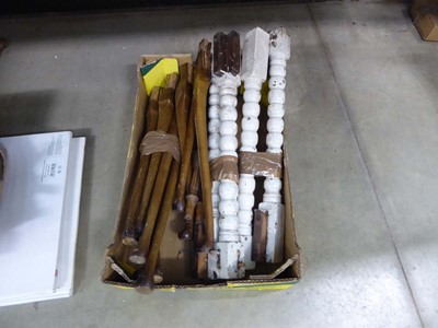 Lot 4527 - Quantity of assorted furniture legs