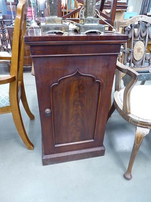 Lot 5151 - Victorian mahogany single door pot cupboard