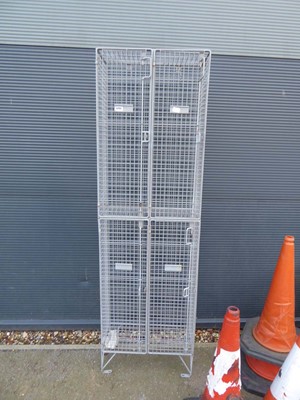 Lot 4203 - 4 slot bank of wire mesh lockers