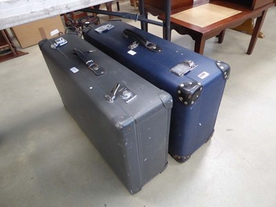 Lot 5189 - Two vintage travelling cases