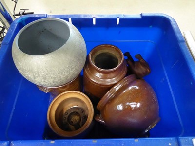 Lot 5199 - Box containing kitchen storage vessels plus...