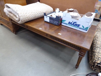 Lot 5226 - Reproduction mahogany coffee table