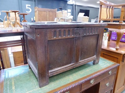 Lot 5232 - Georgian oak coffer