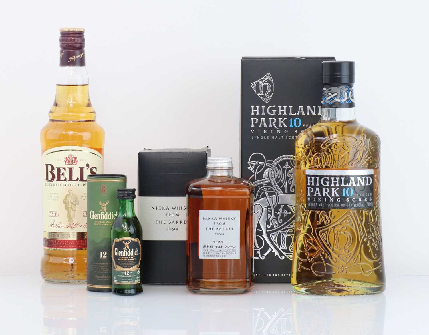 Lot 28 - 4 various bottles of Whisky, 1x Highland Park...