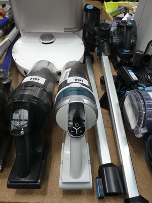 Lot 3141 - Handheld Samsung Jet 70 Series cordless stick...