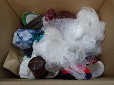 Lot 5298 - Box containing china and glassware to include...