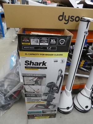 Lot 3165 - Shark Pet model corded vacuum cleaner