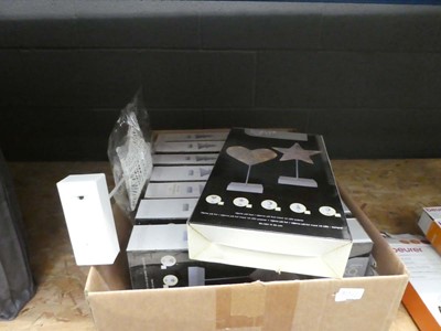 Lot 3226 - Box of LED standing heart and star lights