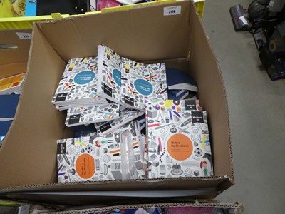 Lot 3176 - Large box of various books